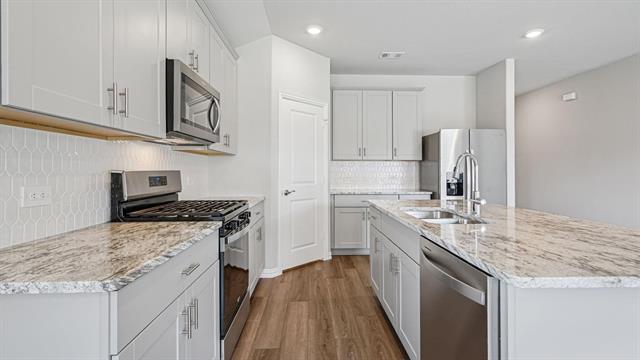 Building Photo - 602 Midnight Oak Dr