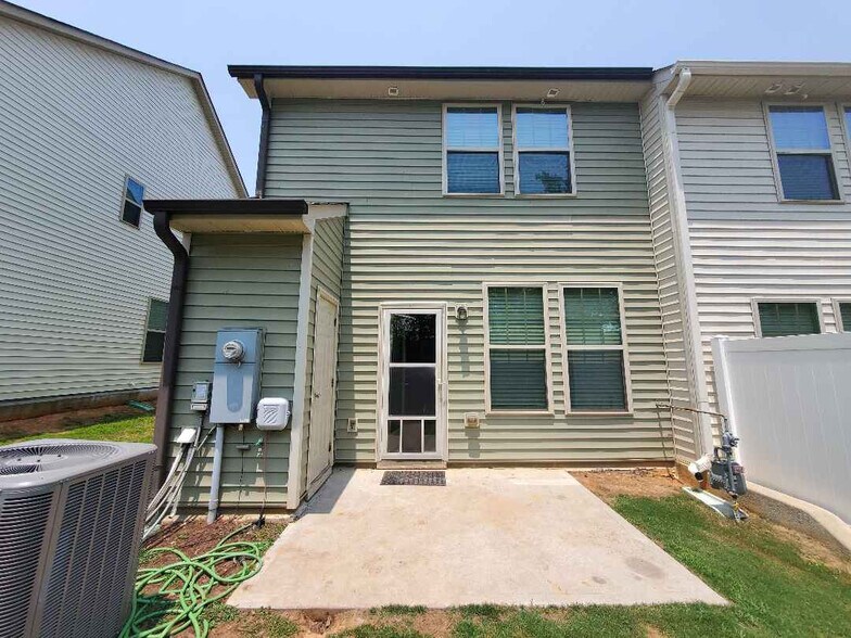 Building Photo - Room in Townhome on Maypearl Ln