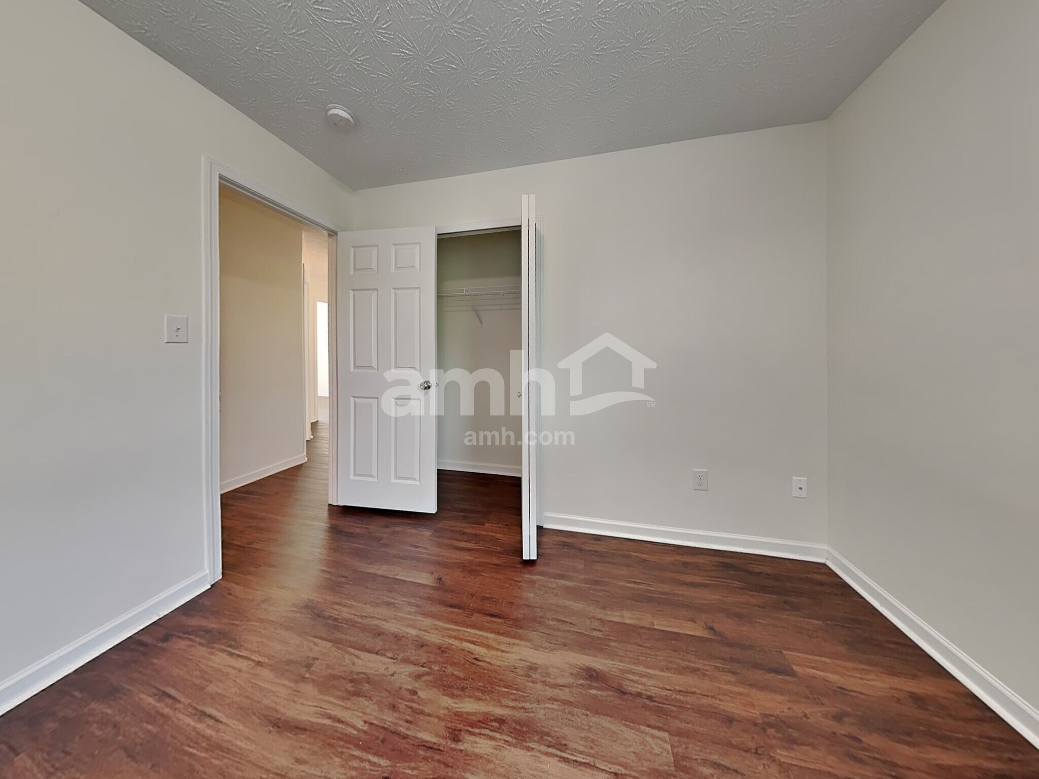 Building Photo - 156 Haverstraw Pl