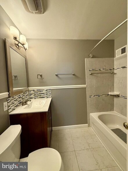 Building Photo - 6526 Beechwood Dr