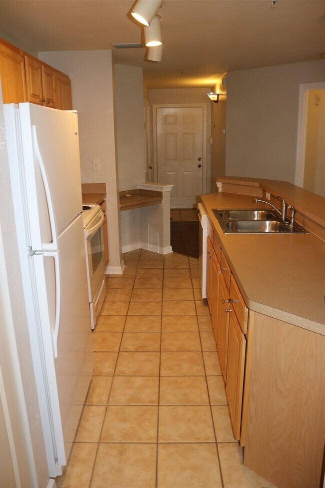 Building Photo - 410 S Villa San Marco Dr