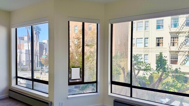 Building Photo - 1885 Pacific Ave