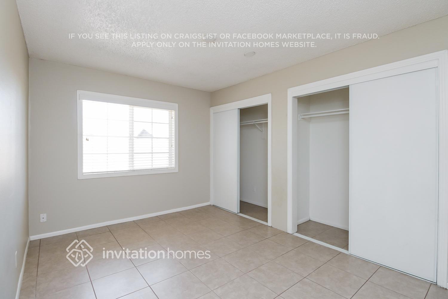 Building Photo - 2022 W Windrose Dr