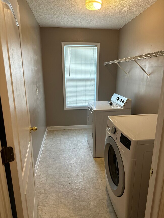Building Photo - 3076 Cotton Indian Cir