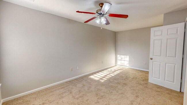 Building Photo - 5028 Winfield Dr