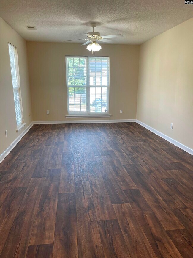 Building Photo - 722 Wildlife Ln