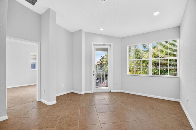 Building Photo - "Charming 2-Bed, 2-Bath Oasis in Riviera Beach – Your Perfect Retreat!"