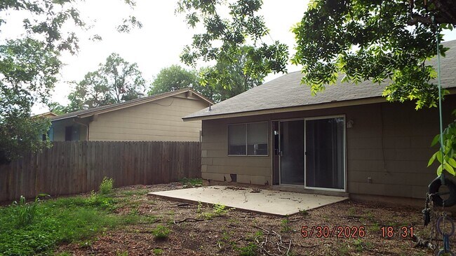 Building Photo - 7810 Lazy Forest Dr