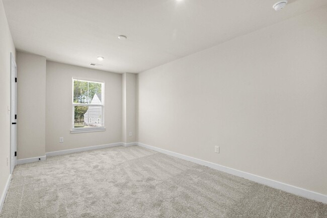 Building Photo - 2600 Elowen Ln