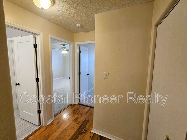 Building Photo - 14504 Brambie Ct