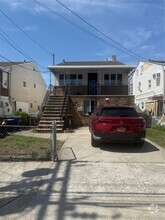 Building Photo - 615 Beach 68th St