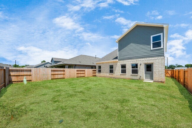 Building Photo - 2715 Crested Creek Ln
