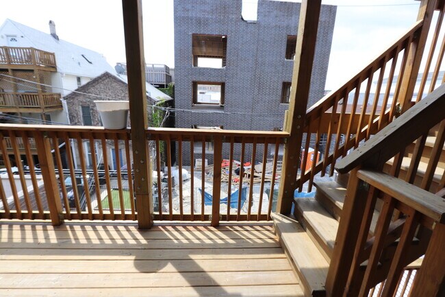 Building Photo - 1625 W Beach Ave