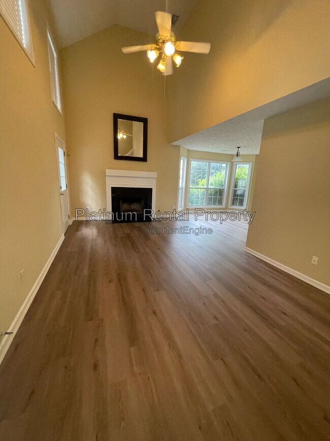 Building Photo - 810 Camelon Ct