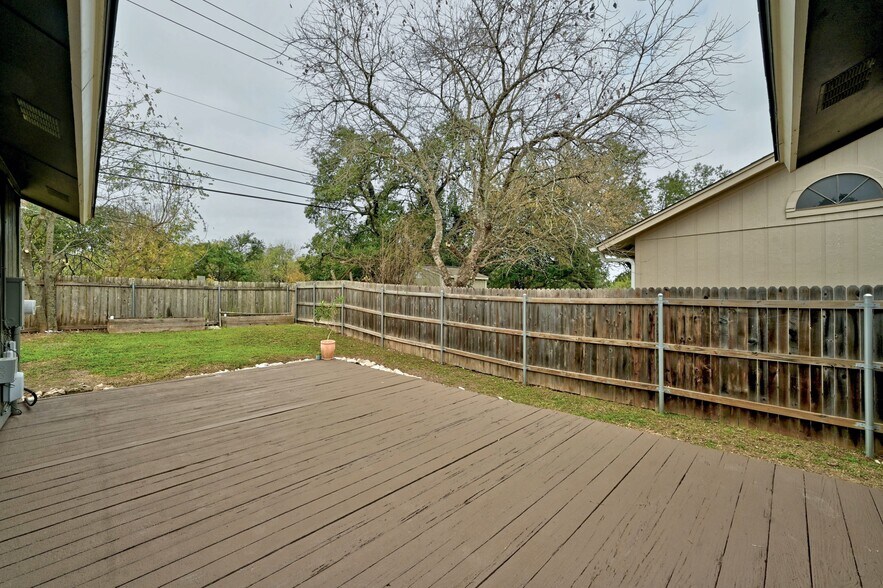 Building Photo - 4712 Velasco Plz
