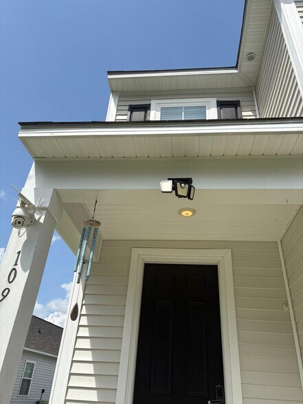 Building Photo - 109 Crabapple Cir