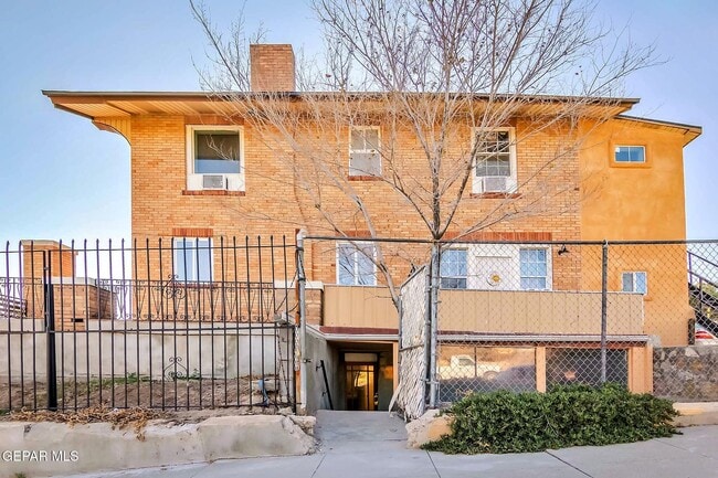 Primary Photo - 619 E Nevada Ave