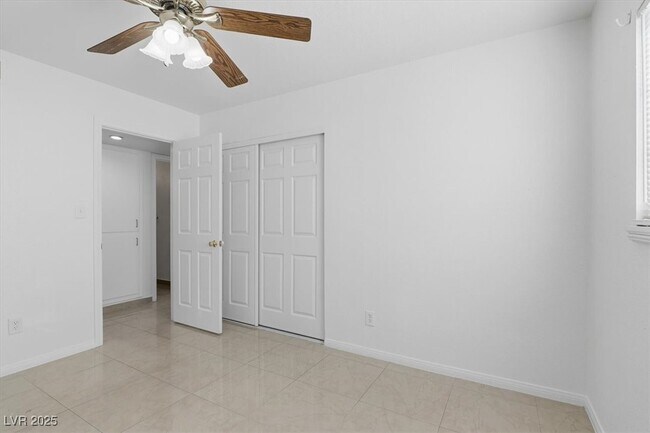 Building Photo - 3760 Briarwood Ave