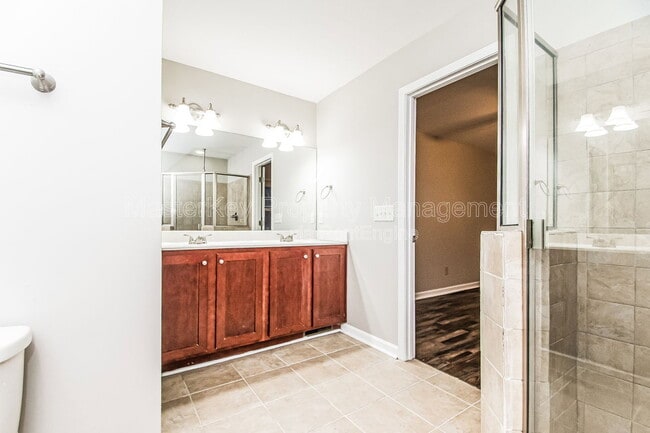 Building Photo - 407 E Dynasty Dr