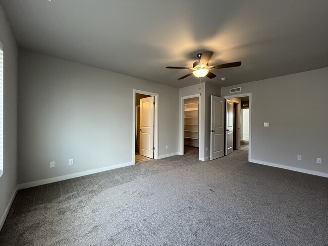 Building Photo - Beautiful Newer Construction 4 Bedroom Forest Grove Home with Open Layout, Quartz Kitchen & Moder...