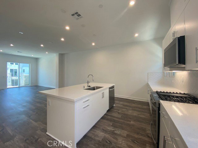 Building Photo - 1411 W Cara Dr