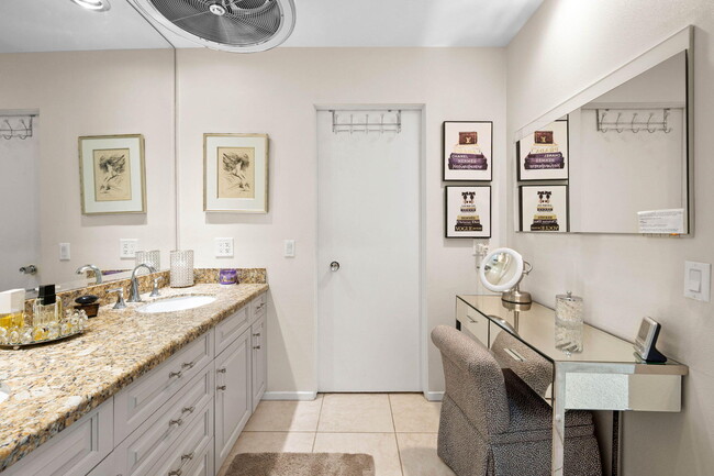 Building Photo - 45690 Pawnee Rd