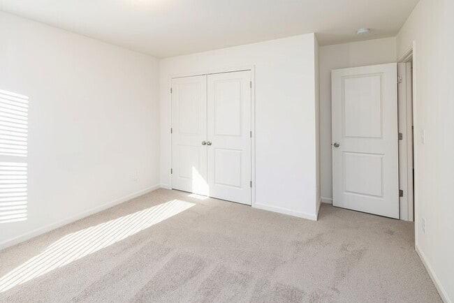 Building Photo - 121 Gaelic Dr