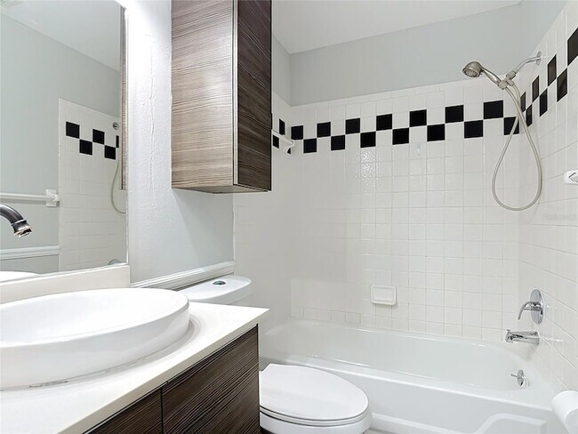 Building Photo - 227 Robbins Rest Cir