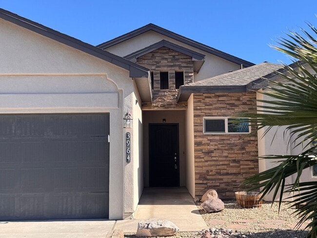 Building Photo - Beautiful Home in Great Location-, $500 off first months rent