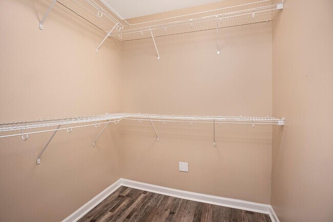 Building Photo - 2469 Waterstone Cir