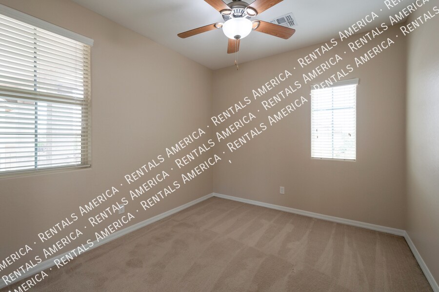 Building Photo - 267 E Kaibab Dr