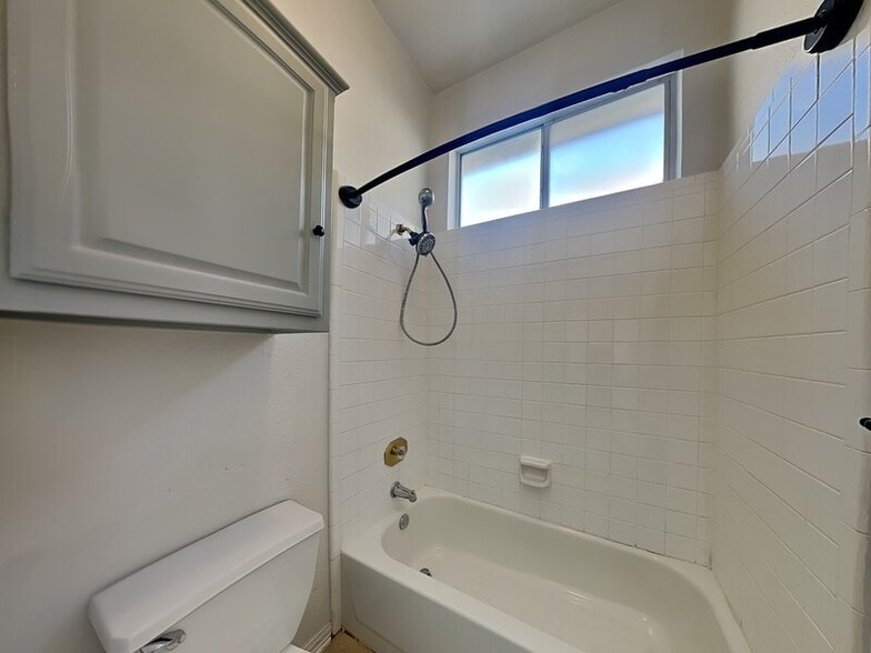 Building Photo - 1505 Court Meadow Dr