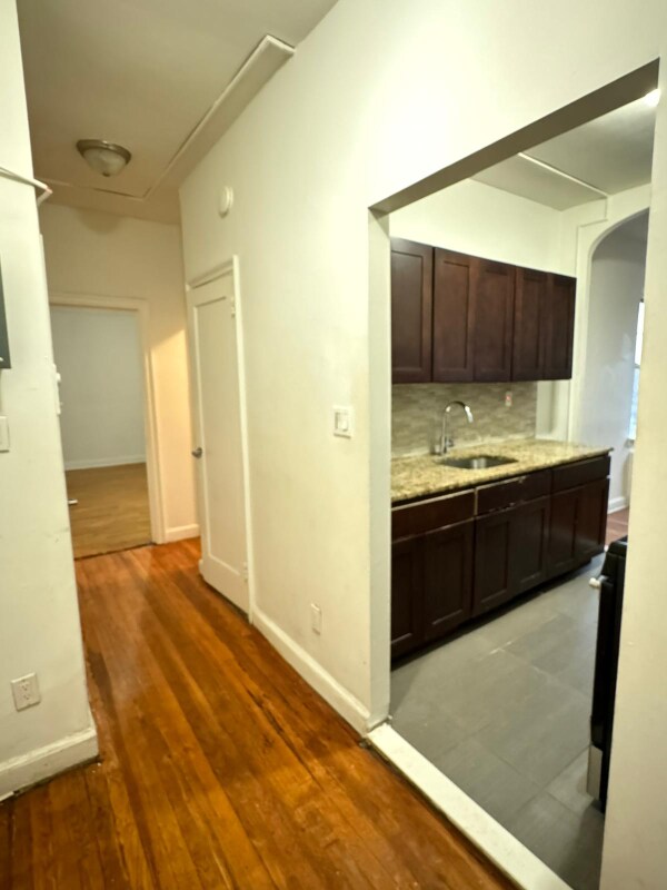 Building Photo - 129 N Walnut St
