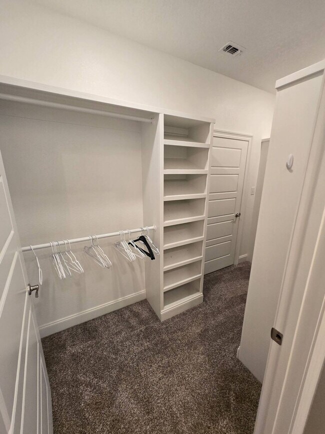 Building Photo - 13812 E El Bonito Dr