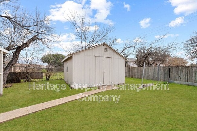 Building Photo - 4402 Seabreeze Dr