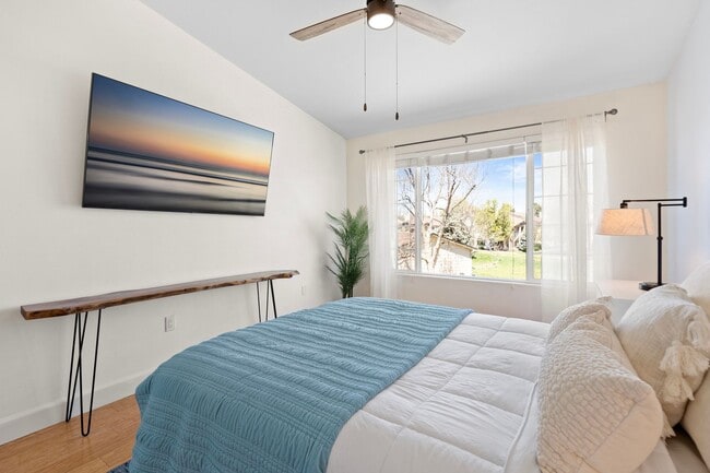 Building Photo - Best 2 Bed, 2 Bath Condo in Willow Ranch.