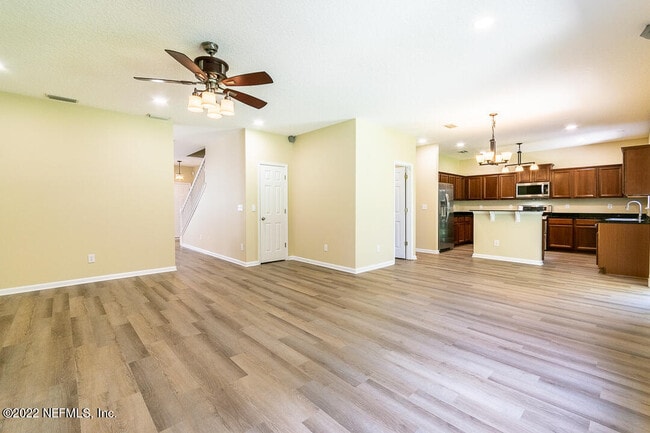 Building Photo - 825 Marjories Way