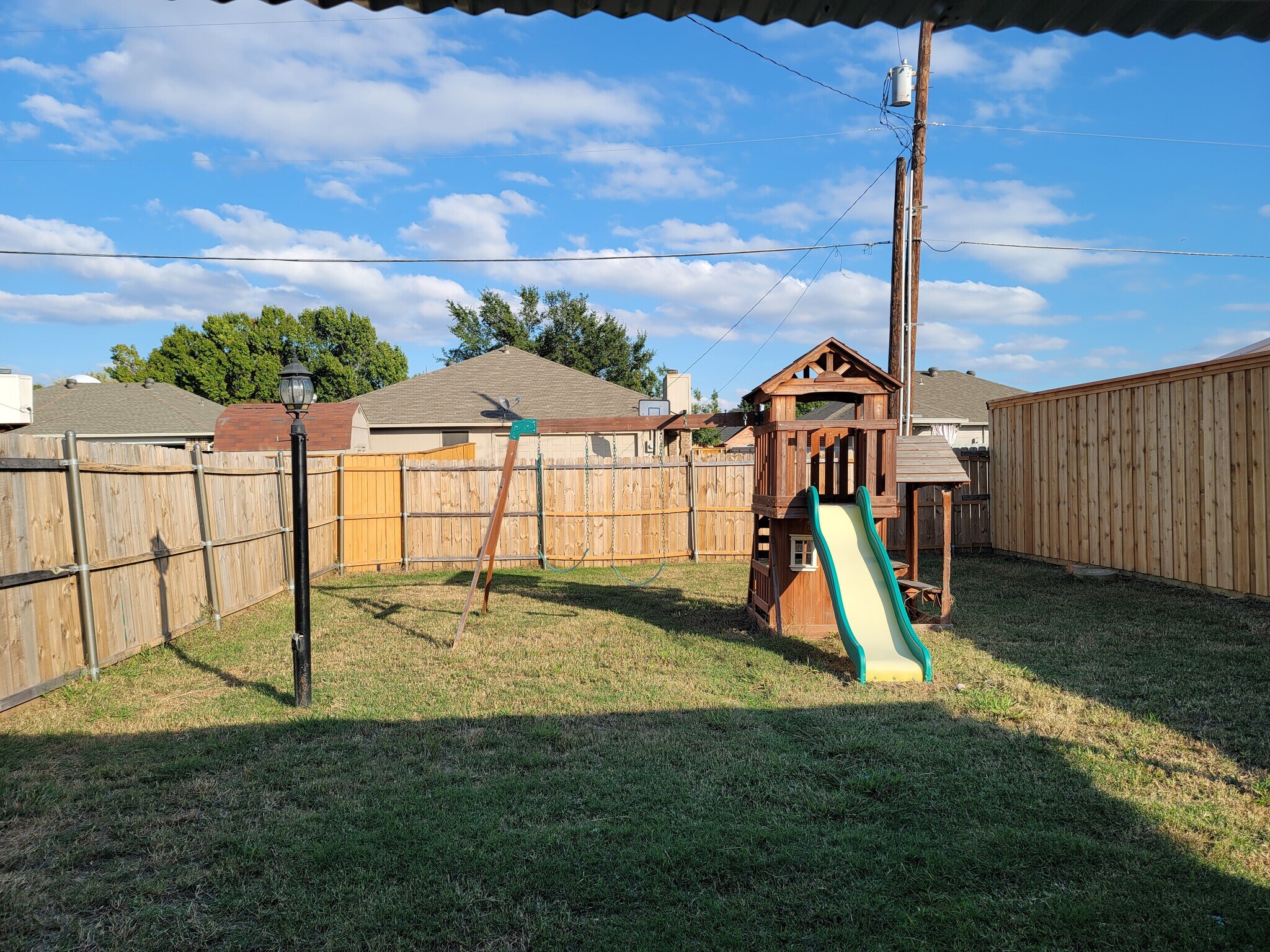 Building Photo - 703 Flagstone Way
