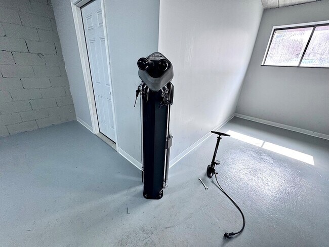 Building Photo - 60 Pleasant St