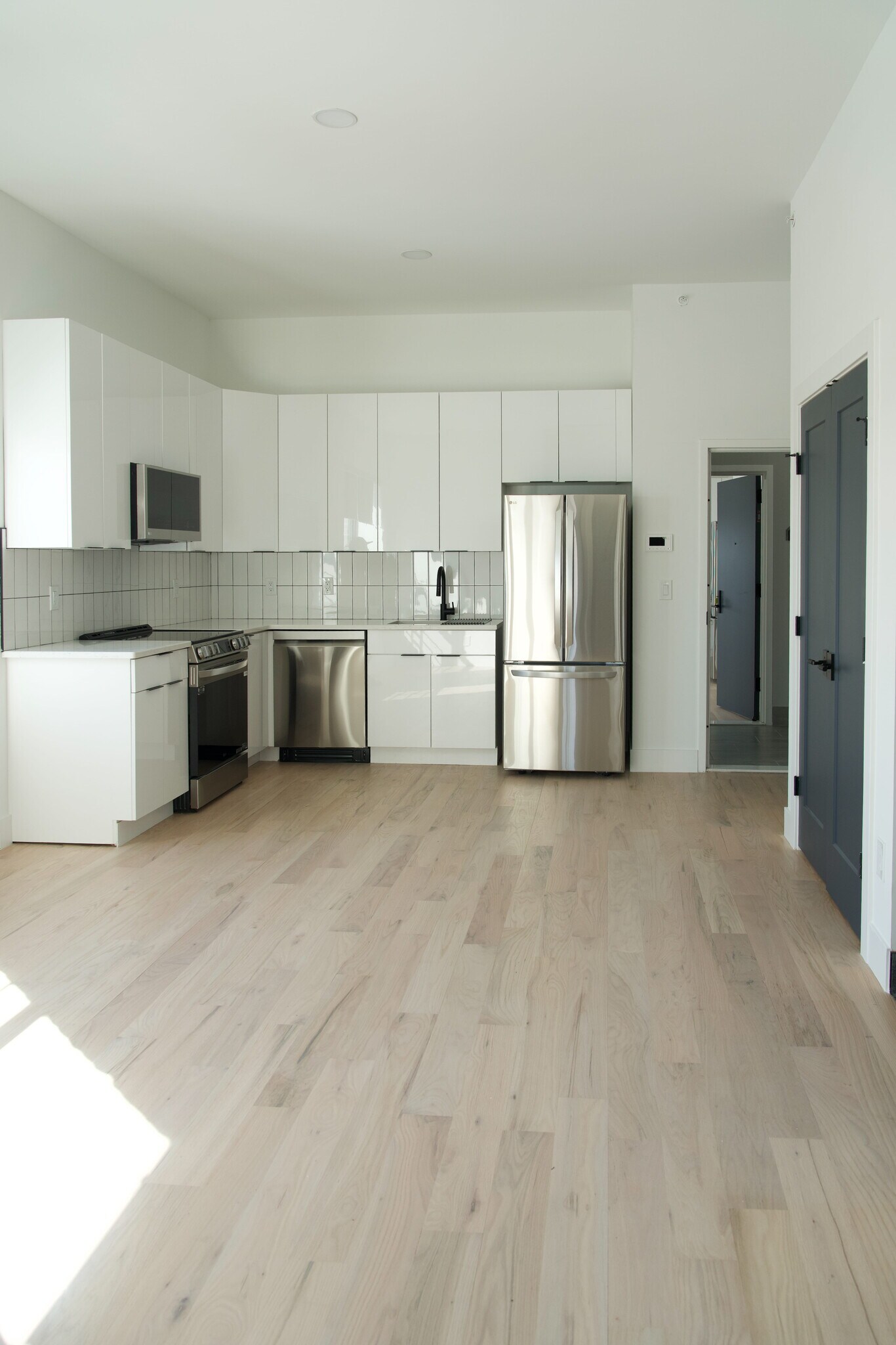 Building Photo - 501 Central Ave