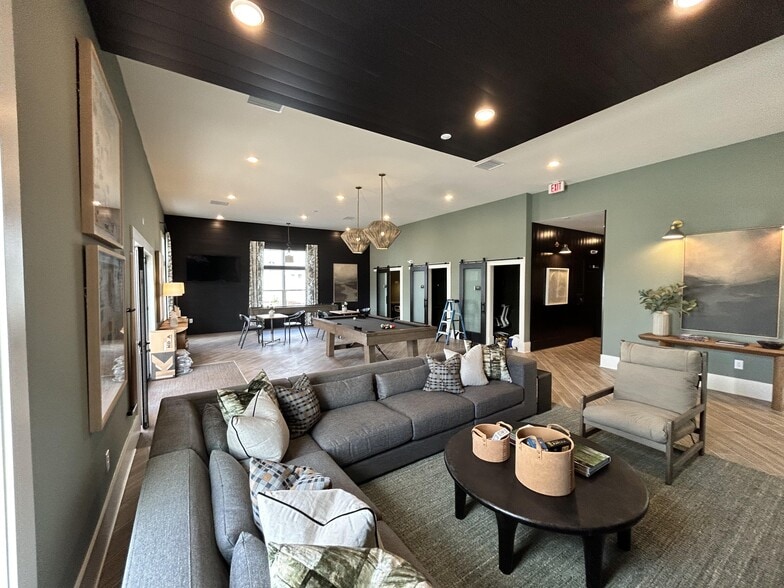 Primary Photo - Encore at Westgate