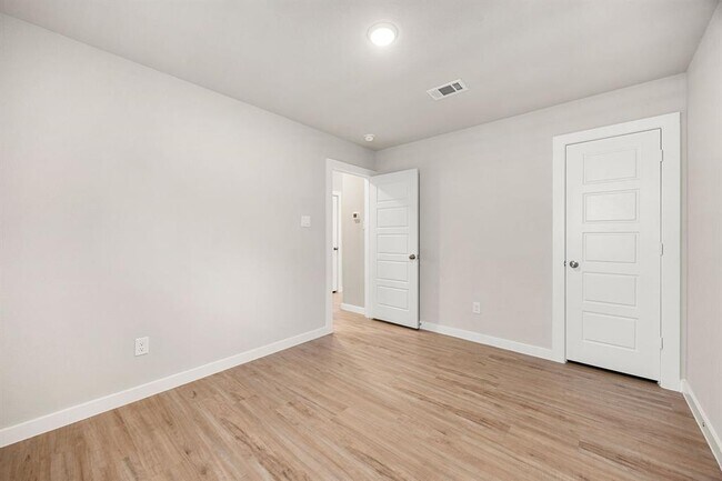 Building Photo - 21618 Coral Mist Dr