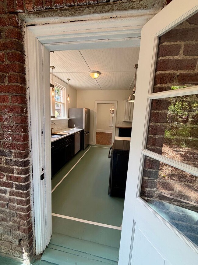 Building Photo - Central - Beautiful 1920's Traditional Brick Home, Newly Renovated