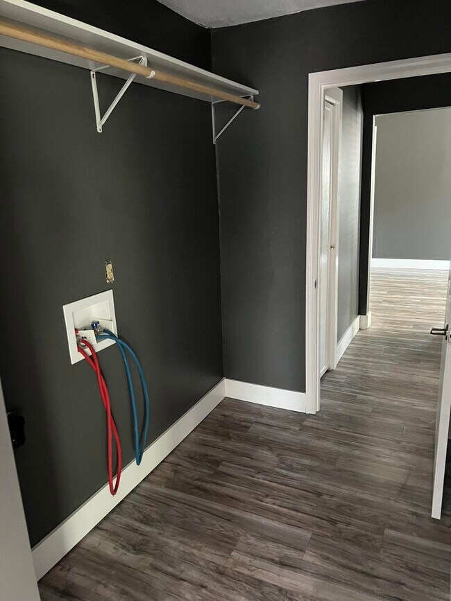 Building Photo - 807 Clinkscales Rd