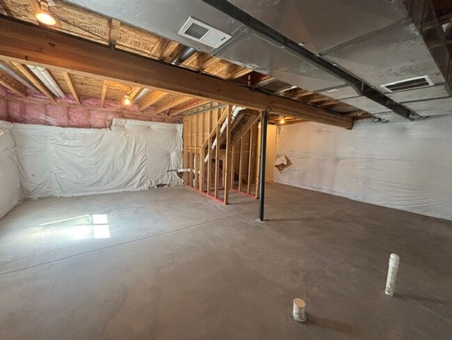 Building Photo - 6617 Horse Soldier Rd