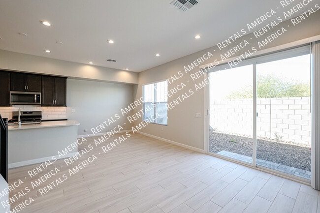 Building Photo - Desirable Community of Arabella