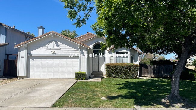 Primary Photo - Brentwood Beautiful 3 bedroom 2 bath home!...