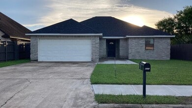 Building Photo - 6675 Pino Azul Dr