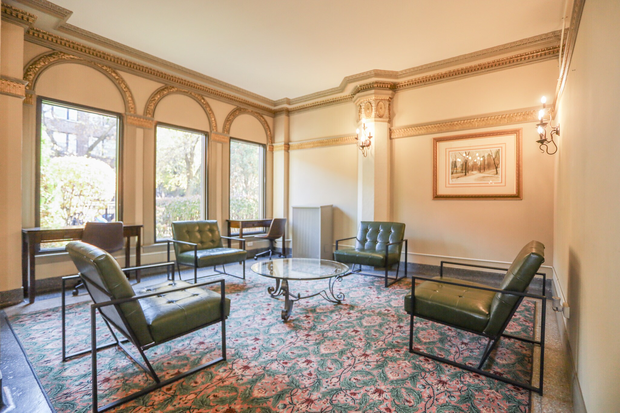 Building Photo - 5324 W Cornelia Ave