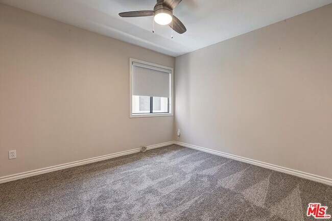 Building Photo - 4210 Lost Springs Dr